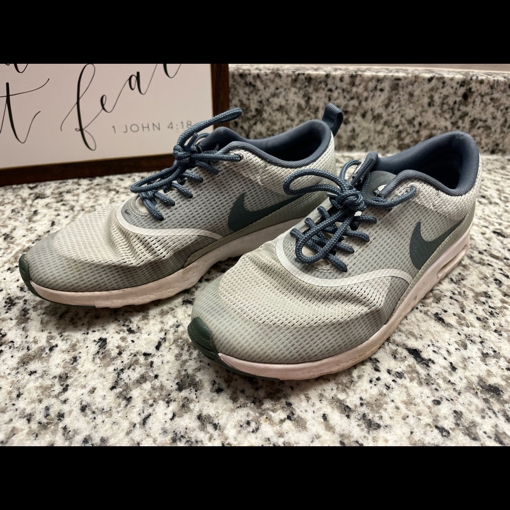 Nike tennis shoes
